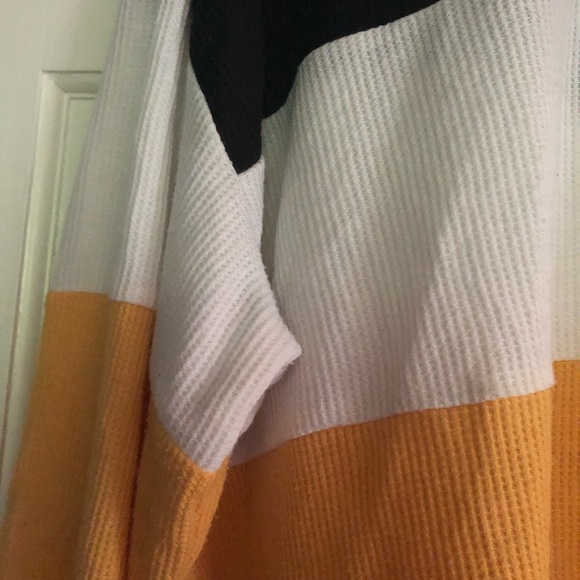 Striped Colorblock Tee Long Sleeve HOST PICK! - Picture 4 of 6